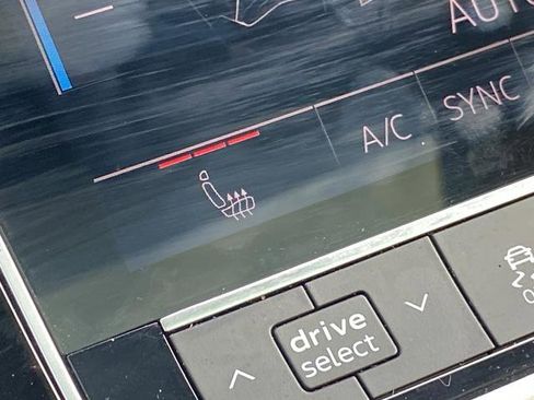 Used 2023 Audi Q7 2.0T Premium Plus w/ Premium Plus Package image 2