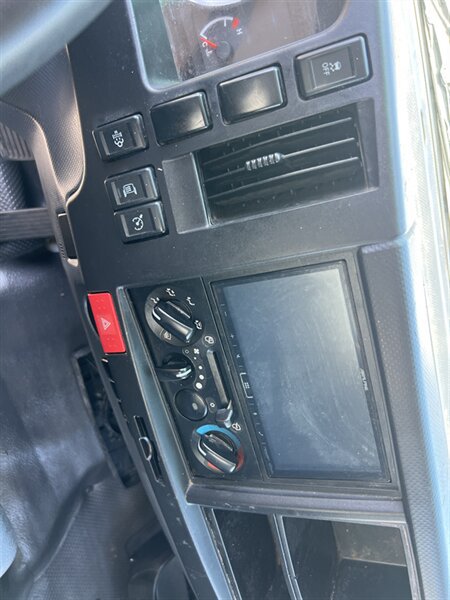 Used 2023 Isuzu NPR RWD image 20