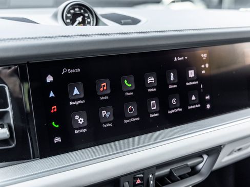 Certified 2025 Porsche Cayenne Coupe AWD/4WD image 26