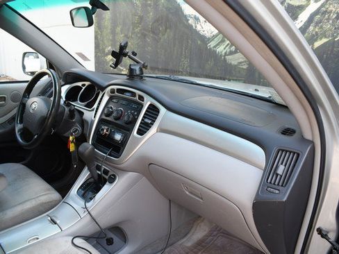 Used 2004 Toyota Highlander 2WD V6 image 25