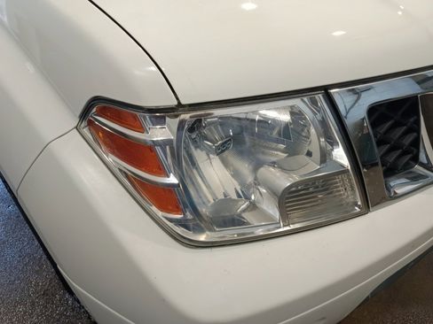 Used 2016 Nissan Frontier SV image 28