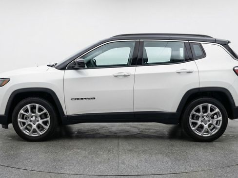 Used 2025 Jeep Compass Limited AWD/4WD image 5