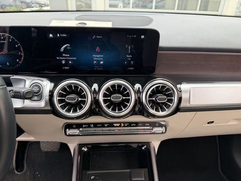 Used 2023 Mercedes-Benz GLB 250 4MATIC image 31