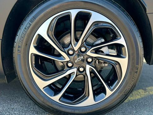 Used 2022 Chevrolet Bolt EUV Premier w/ Sun & Sound Package image 37