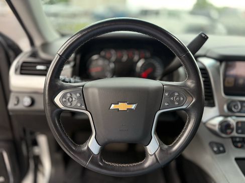 Used 2020 Chevrolet Tahoe LT w/ Luxury Package RWD image 30