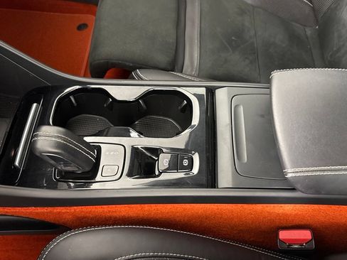 Used 2019 Volvo XC40 T5 R-Design AWD/4WD image 40