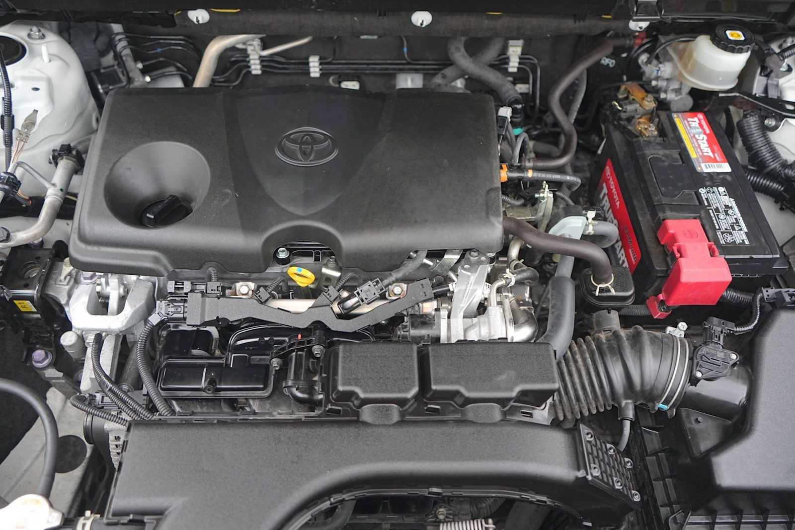 Used 2021 Toyota RAV4 XLE w/ Convenience Package FWD image 9