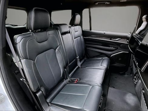 Used 2024 Jeep Grand Cherokee L Overland w/ Luxury Tech Group IV image 25