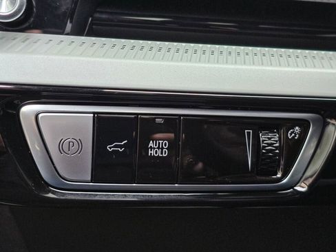 New 2026 Cadillac Optiq Luxury 2 image 25