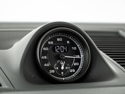 New 2026 Porsche Macan image 17