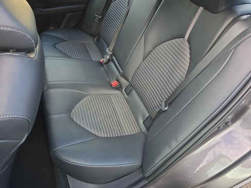 Used 2024 Toyota Camry SE image 19