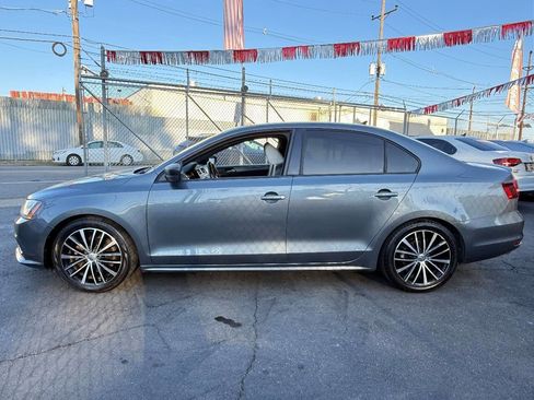 Used 2016 Volkswagen Jetta Sport w/ Lighting Package image 3