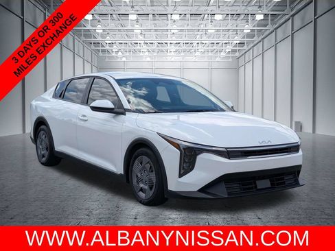 Used 2025 Kia K4 FWD image 1