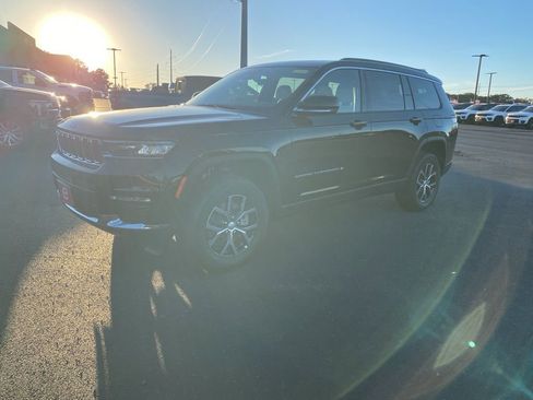 New 2025 Jeep Grand Cherokee L Limited image 3