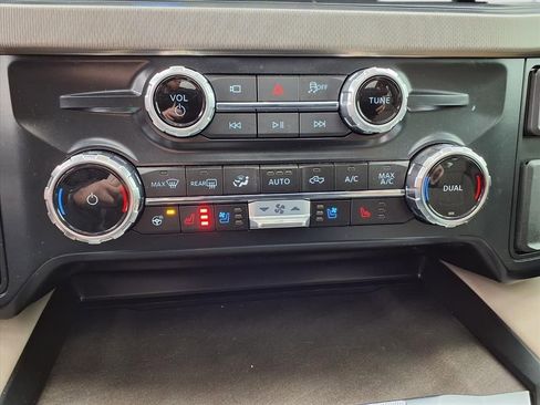 Used 2025 Ford F450 Platinum w/ Platinum Plus Package image 18