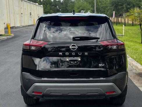 Used 2022 Nissan Rogue SV image 3