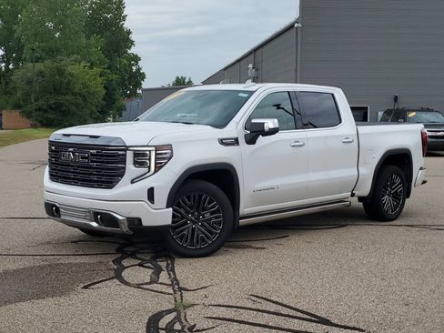 Used 2022 GMC Sierra 1500 Denali Ultimate AWD/4WD image 32