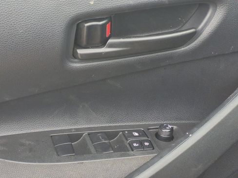 Used 2026 Toyota Corolla LE FWD image 6