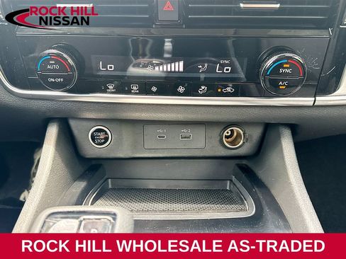 Used 2021 Nissan Rogue SV FWD image 16