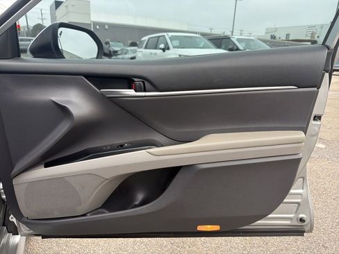 Used 2019 Toyota Camry L image 28