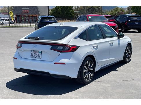 Used 2024 Honda Civic EX-L image 6