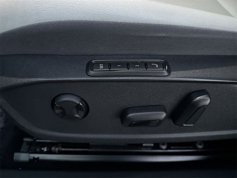 Used 2021 Volkswagen ID.4 Pro S image 27