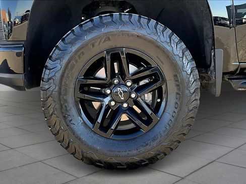 Used 2021 Chevrolet Silverado 1500 Custom Trail Boss w/ LPO, Dark Essentials Package image 10