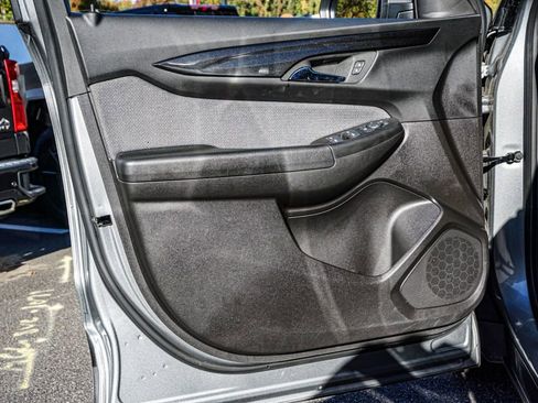 Used 2025 Chevrolet TrailBlazer LT image 41