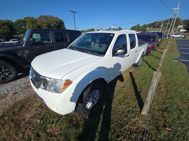 Used 2015 Nissan Frontier SV w/ SV Value Truck Package RWD image 3