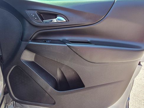 Used 2024 Chevrolet Equinox LT FWD image 37