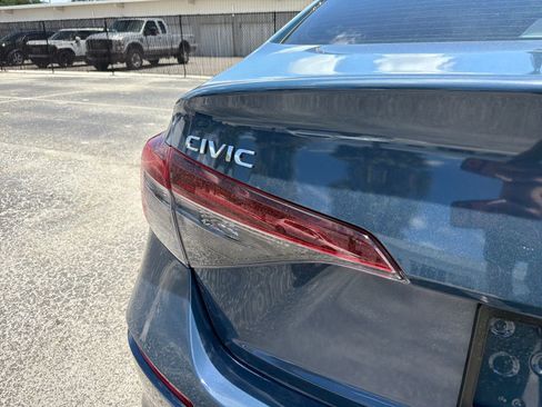 Used 2025 Honda Civic Sport image 38
