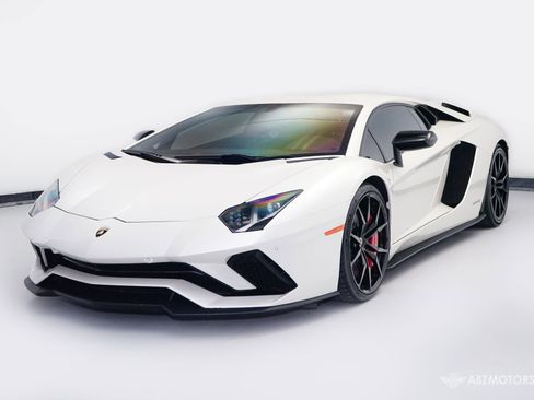 Used 2017 Lamborghini Aventador S AWD/4WD image 2