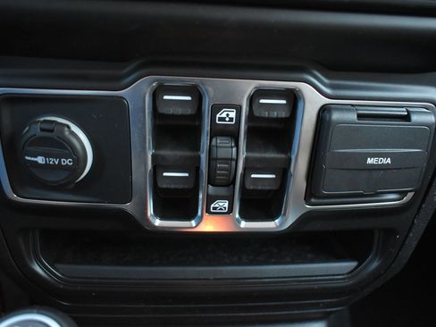 Used 2022 Jeep Gladiator Overland w/ Popular Equipment Package image 29