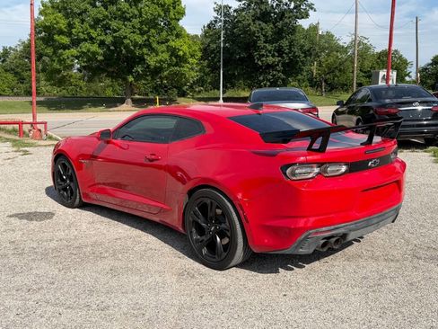 Used 2019 Chevrolet Camaro LT RWD image 5
