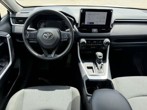 Used 2025 Toyota RAV4 XLE image 15