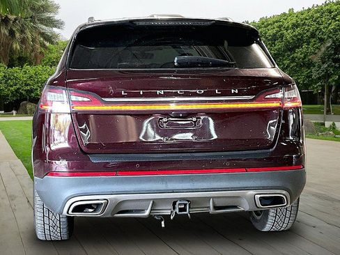 Used 2022 Lincoln Nautilus Reserve AWD/4WD image 3