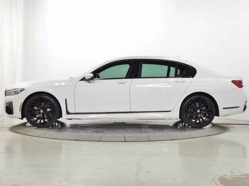 Used 2022 BMW 740i xDrive w/ M Sport Package image 4
