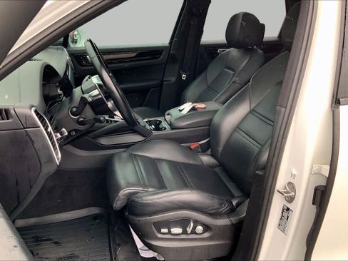 Used 2019 Porsche Cayenne S AWD/4WD image 8