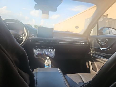 Used 2020 Lincoln Corsair FWD w/ Premium Package image 9