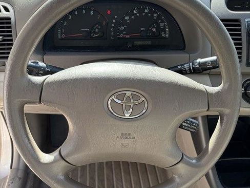 Used 2002 Toyota Camry LE image 9