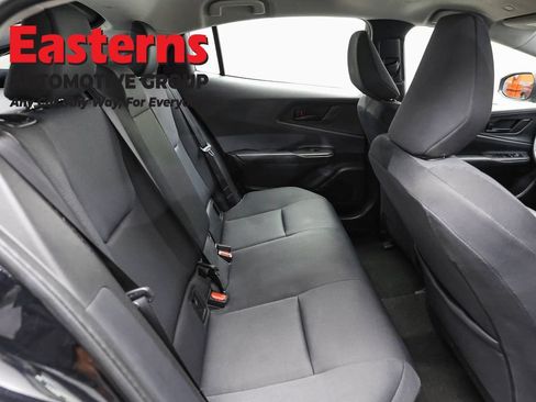 Used 2025 Toyota Prius LE FWD image 21