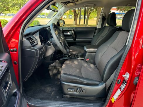 Used 2021 Toyota 4Runner TRD Off-Road image 13