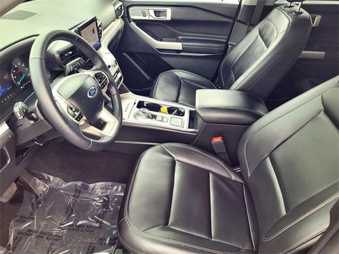 Certified 2023 Ford Explorer XLT w/ Equipment Group 202A image 10