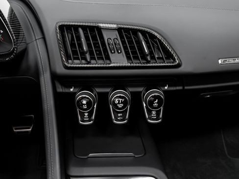 Used 2022 Audi R8 V10 performance image 25