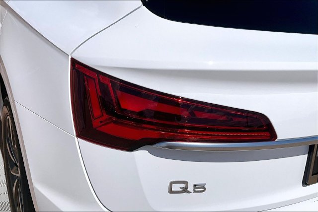 Used 2023 Audi Q5 2.0T Premium Plus w/ Premium Plus Package AWD/4WD image 32