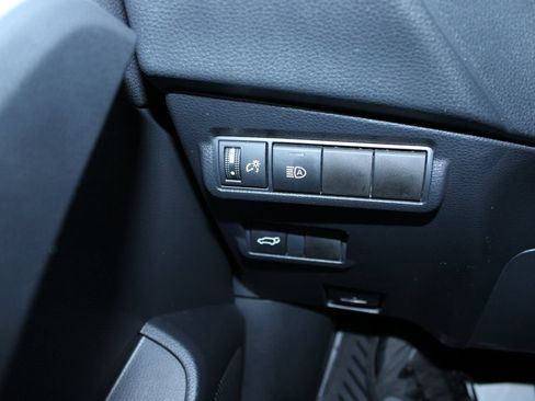 Used 2023 Toyota Corolla Cross XLE w/ Convenience Package AWD/4WD image 36
