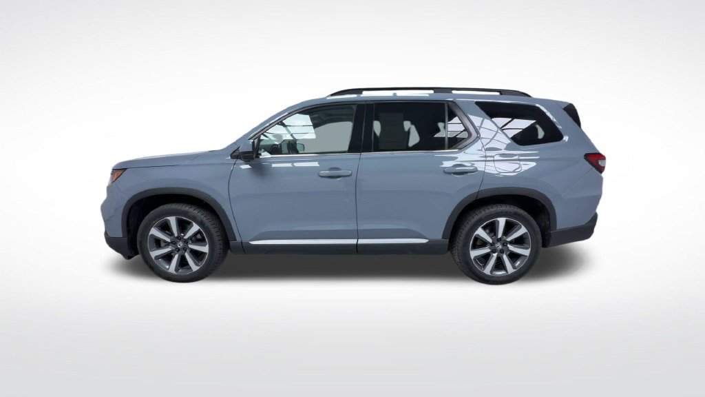 Used 2025 Honda Pilot Touring image 6