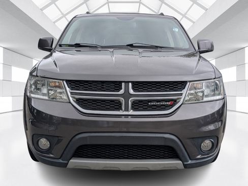 Used 2015 Dodge Journey SXT w/ Flexible Seating Group image 2