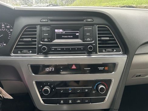 Used 2017 Hyundai Sonata SE FWD image 16
