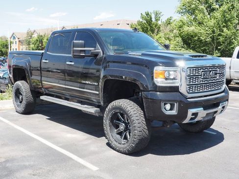 Used 2019 GMC Sierra 3500 Denali w/ Duramax Plus Package AWD/4WD image 2
